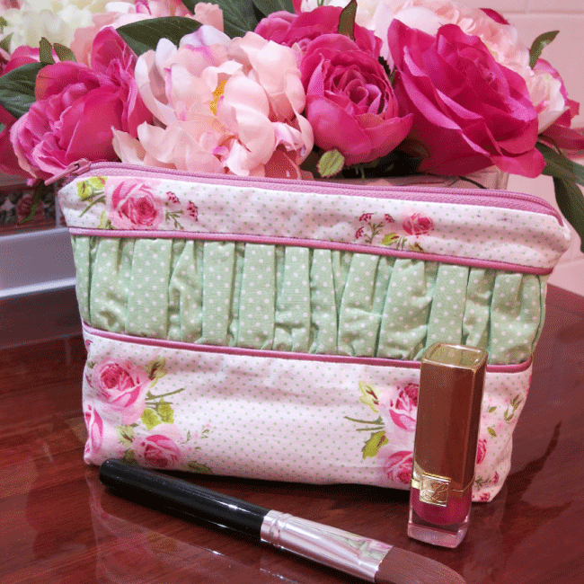 Cosmetic Zipper Purse