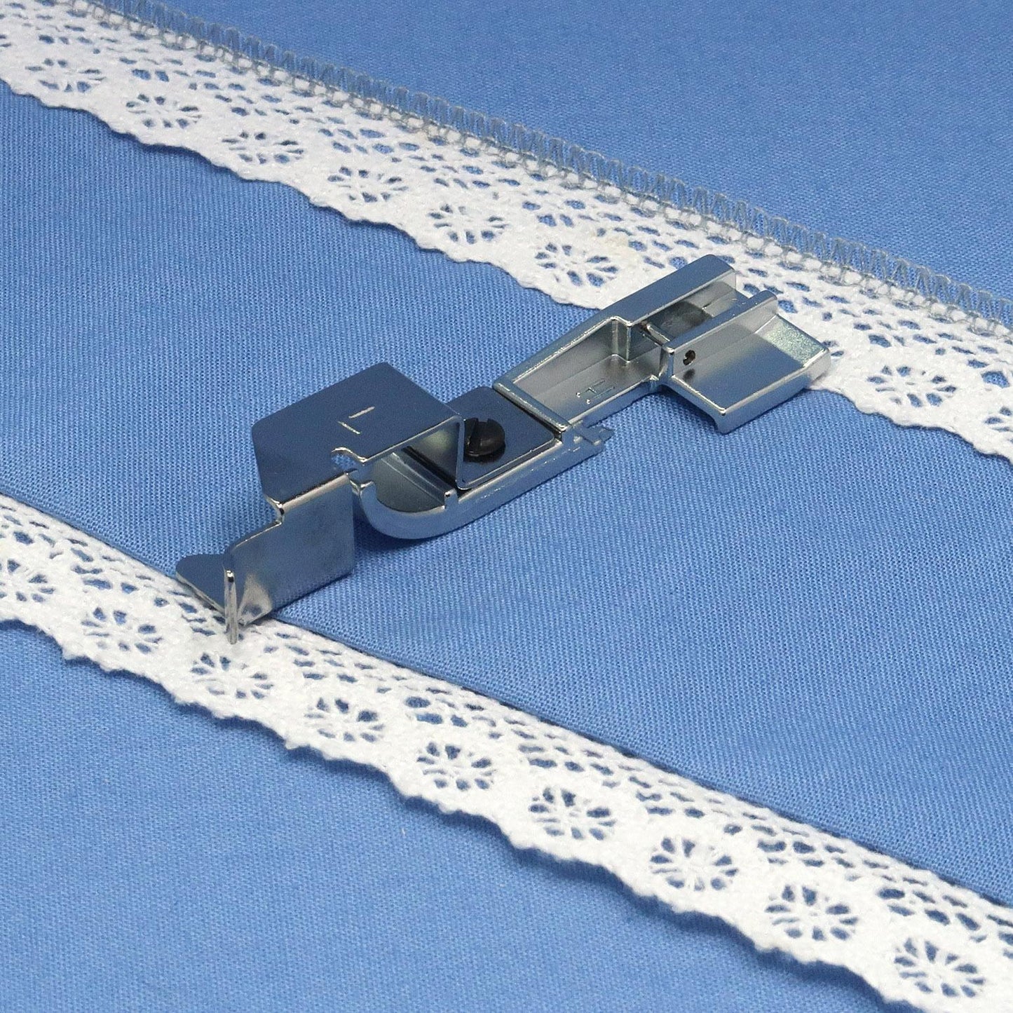 Lace Foot (4-Thread)