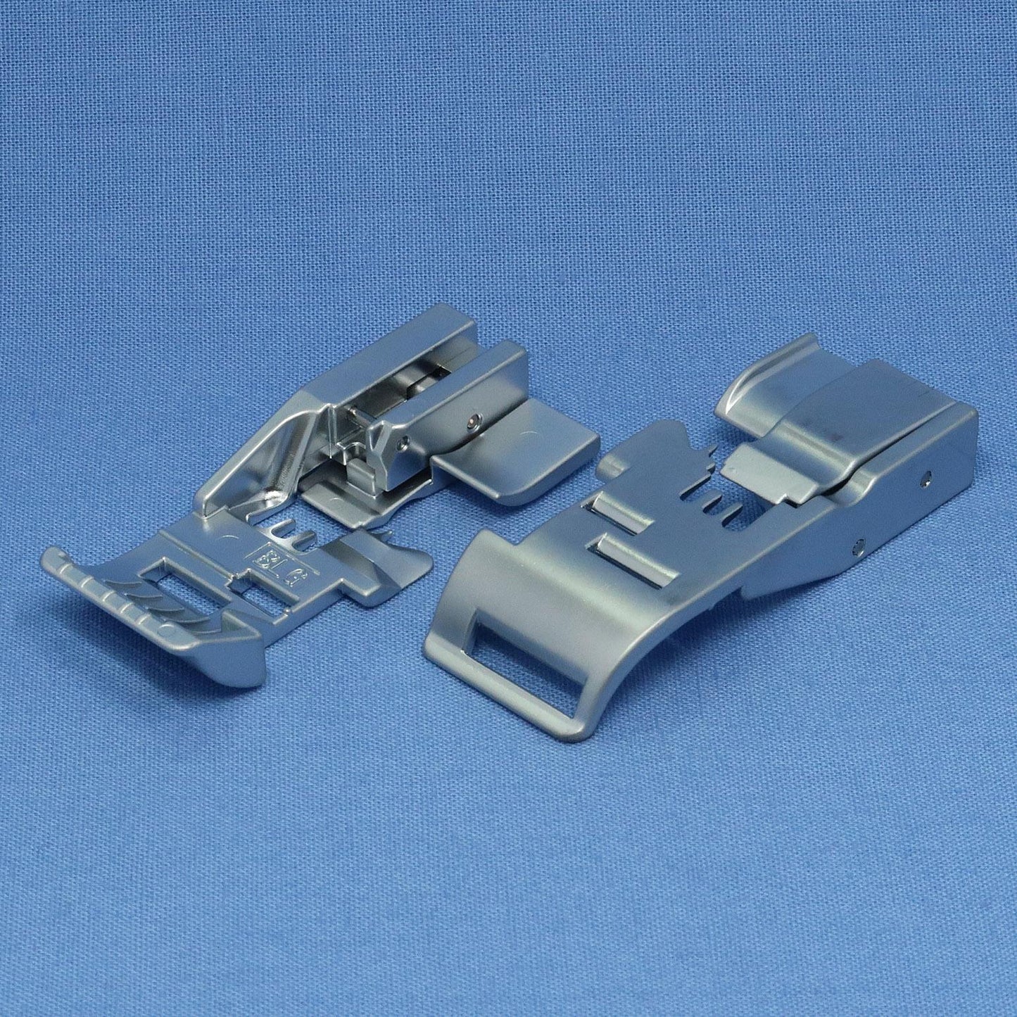 Grooved Gather Foot (8-Thread)